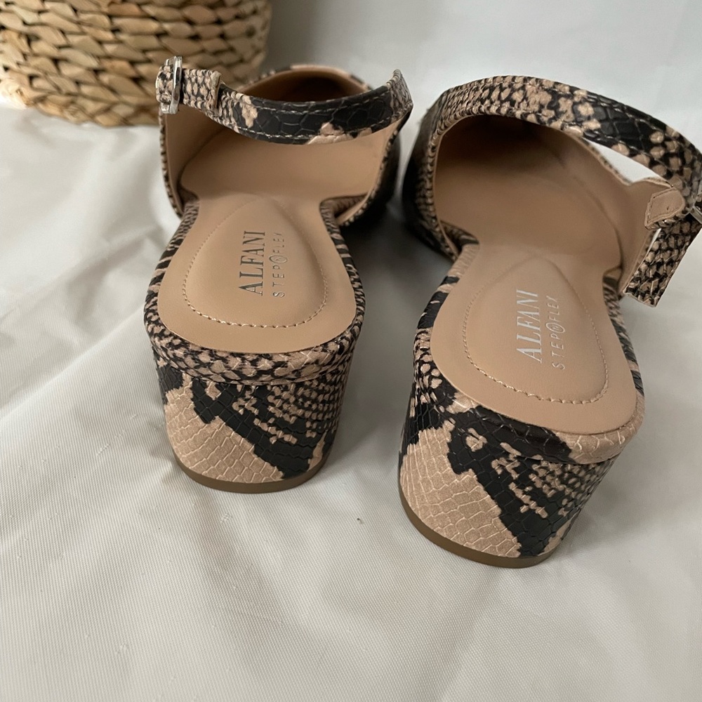 NEW Alfani Slingback Pointed Toe Snake Skin Pump - Picture 4 of 8